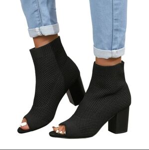 SEVEN DIALS TARA BLACK PERFORATED PEEP TOE BOOTIES SIZE 7